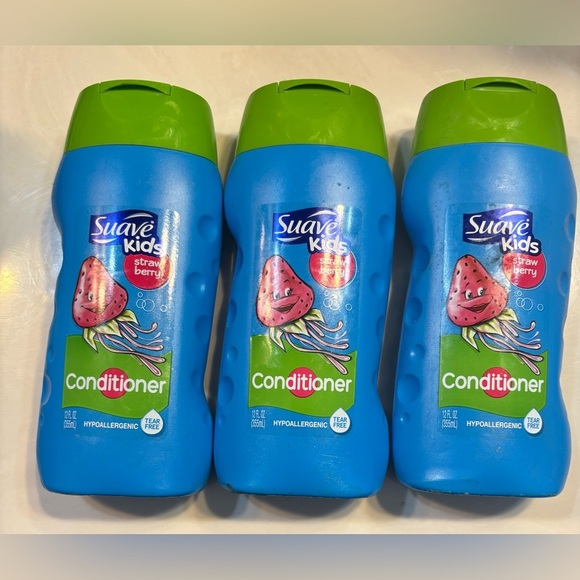 3 never used brand new suave kids conditioner strawberry scent 12 oz each - Picture 1 of 4